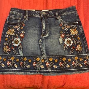 Altar’d state mini skirt